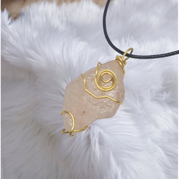 .🎄10/$20. Natural Light Rose Quartzsite Stone Handwired Pendant with Cord Neckl - Picture 3 of 7